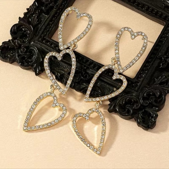 aposhstyle Jewelry - Gold Rhinestone Heart Trio Dangle Drop Earrings Valentine’s Day Nwt